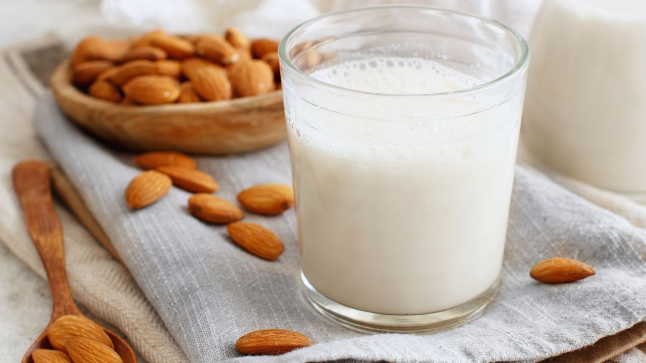 can-i-freeze-almond-milk